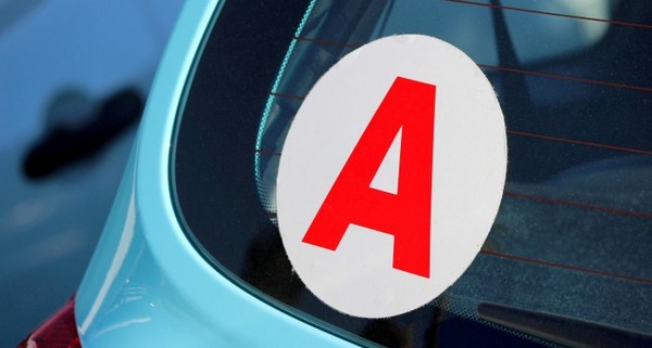 A Magnetique Jeune Conducteur Disque Aimanté pour Permis De Conduire A Jeune Conducteur Magnetique Accessoires Auto Garantie Accessoire Voiture Interieur Indispensable Version 2022 Marque FRANÇAISE 